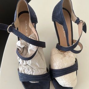 Gaia D’este navy suede heels